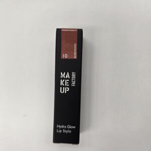 Make up factory hoitava huulipuna punaruskeassa sävyssä